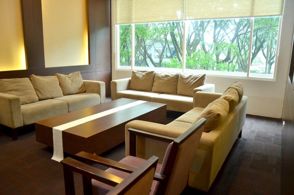 Grand Cakra Hotel Malang Kültér fotó