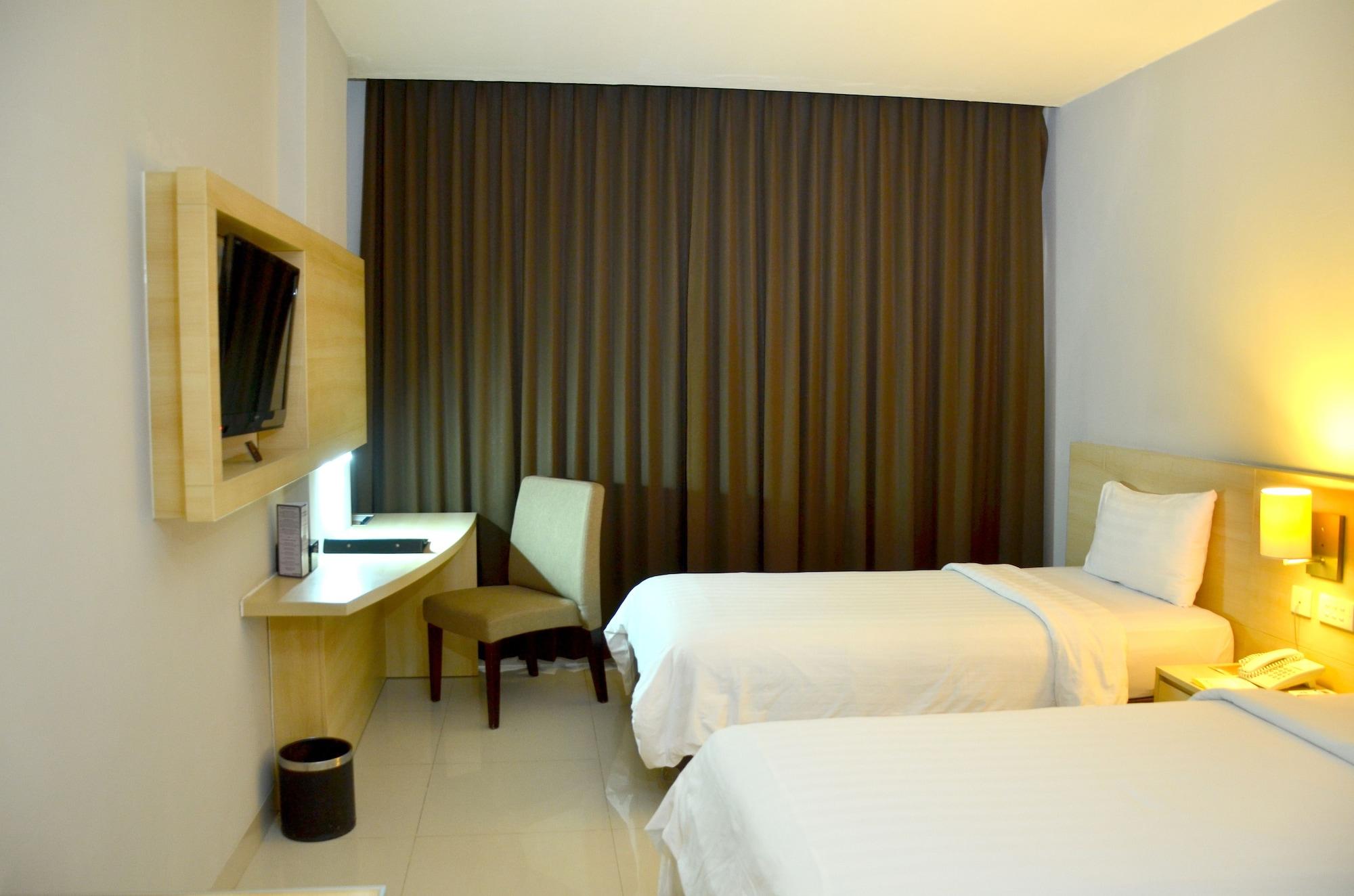Grand Cakra Hotel Malang Kültér fotó