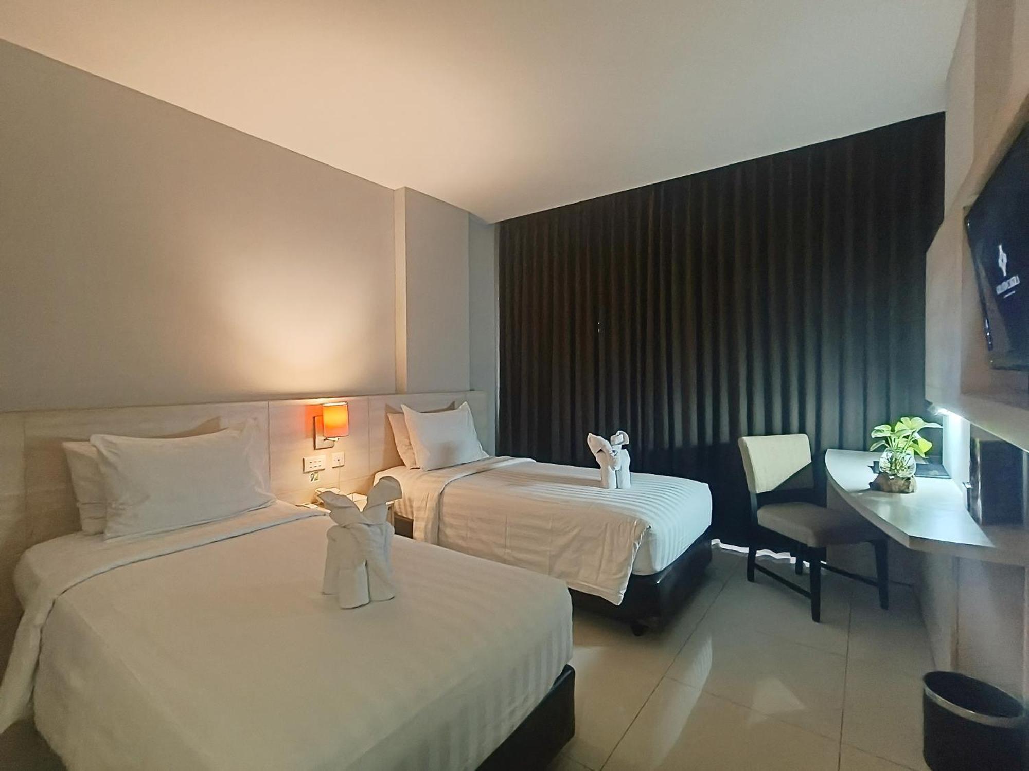 Grand Cakra Hotel Malang Kültér fotó