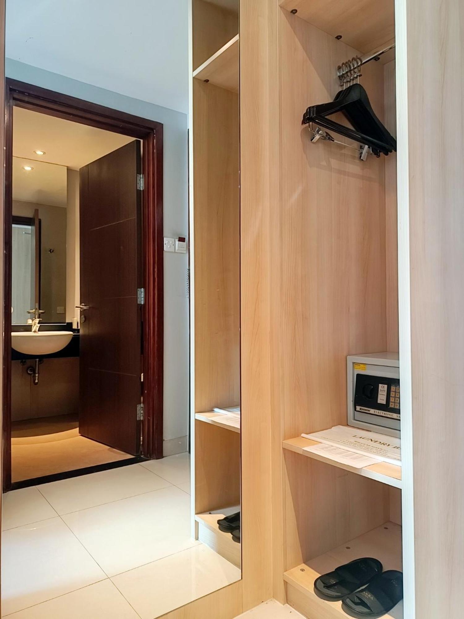 Grand Cakra Hotel Malang Kültér fotó