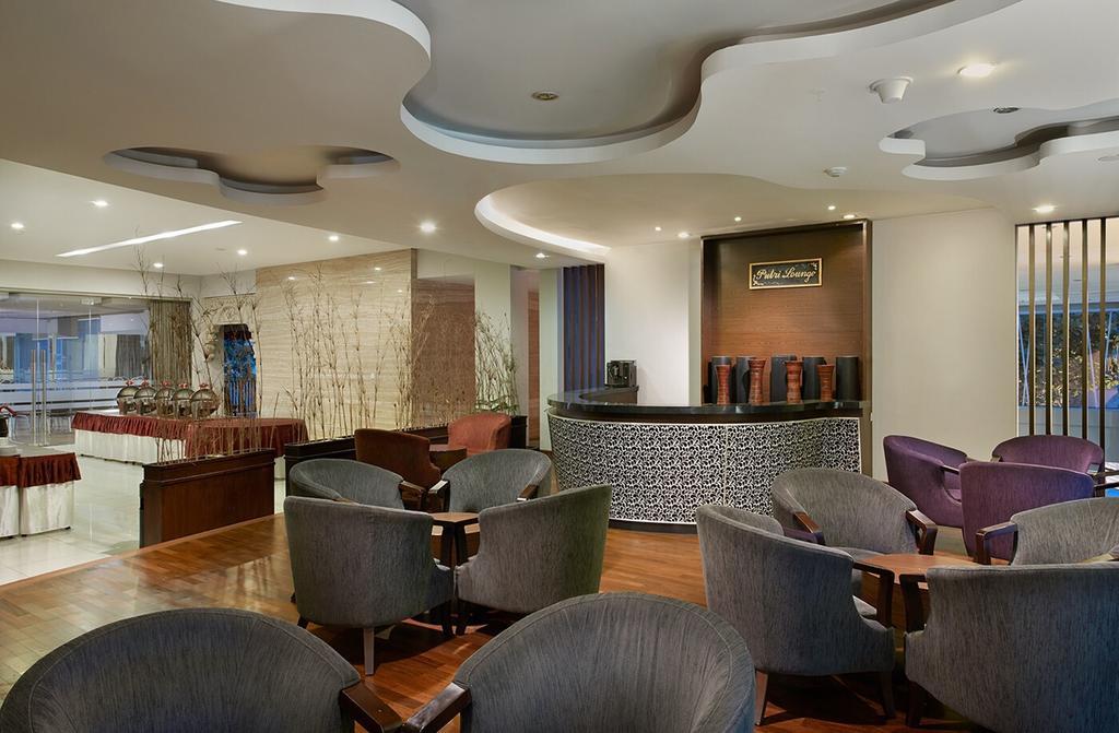 Grand Cakra Hotel Malang Kültér fotó