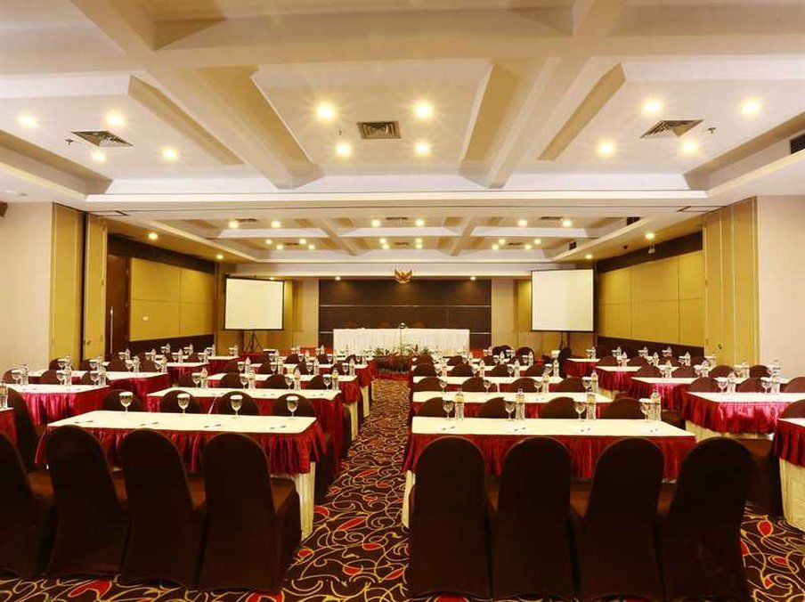 Grand Cakra Hotel Malang Kültér fotó