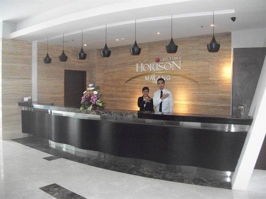 Grand Cakra Hotel Malang Kültér fotó