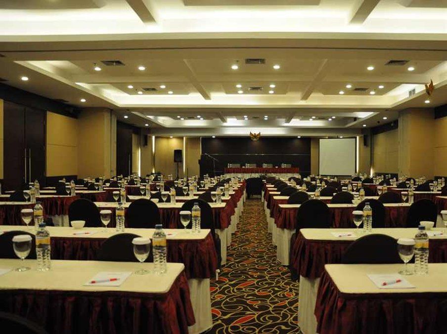 Grand Cakra Hotel Malang Kültér fotó