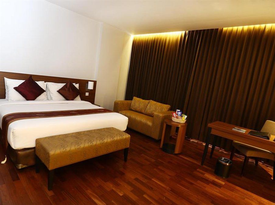 Grand Cakra Hotel Malang Kültér fotó