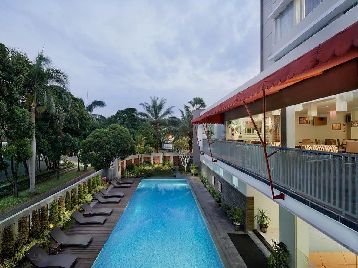 Grand Cakra Hotel Malang Kültér fotó
