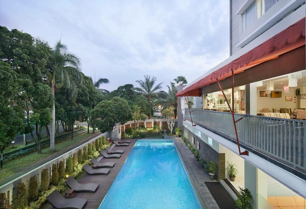 Grand Cakra Hotel Malang Kültér fotó
