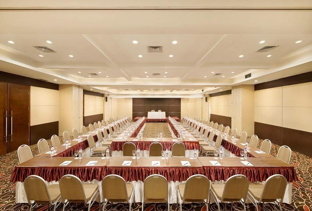 Grand Cakra Hotel Malang Kültér fotó